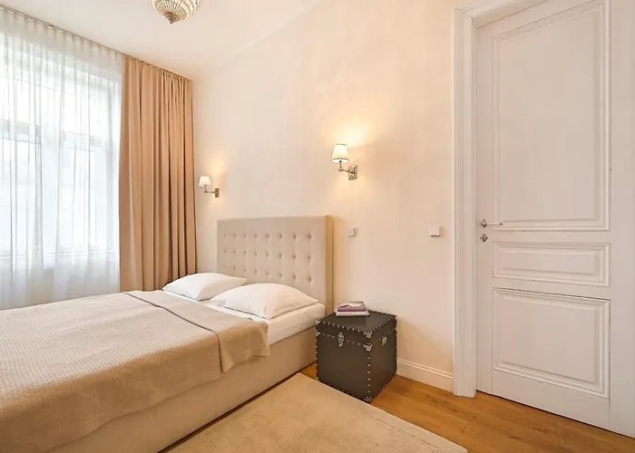 6 Rooms