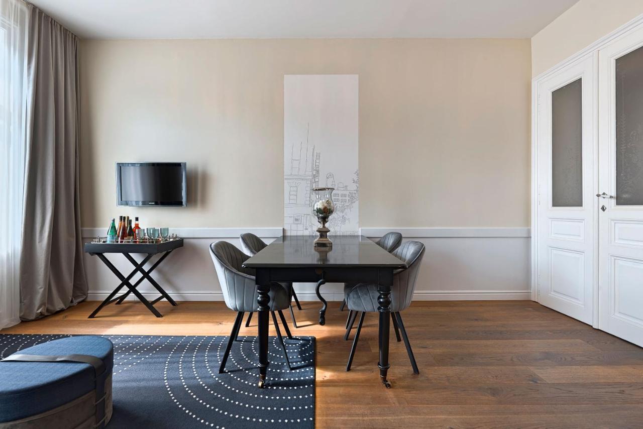 Apartament 6 *