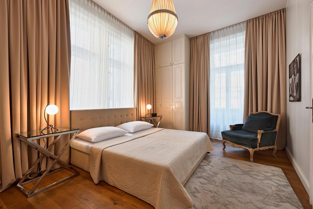 Apartament 6 *