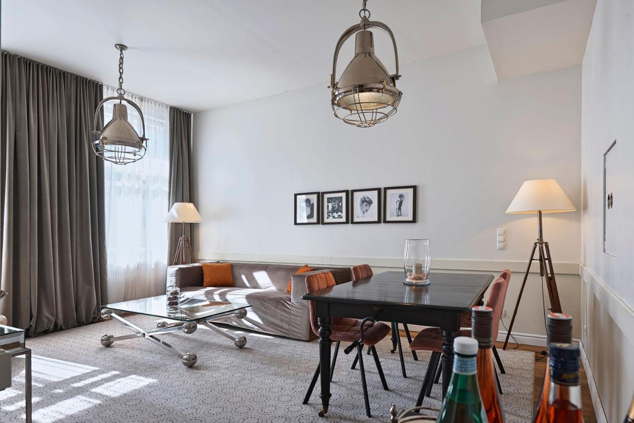 6 Apartament *
