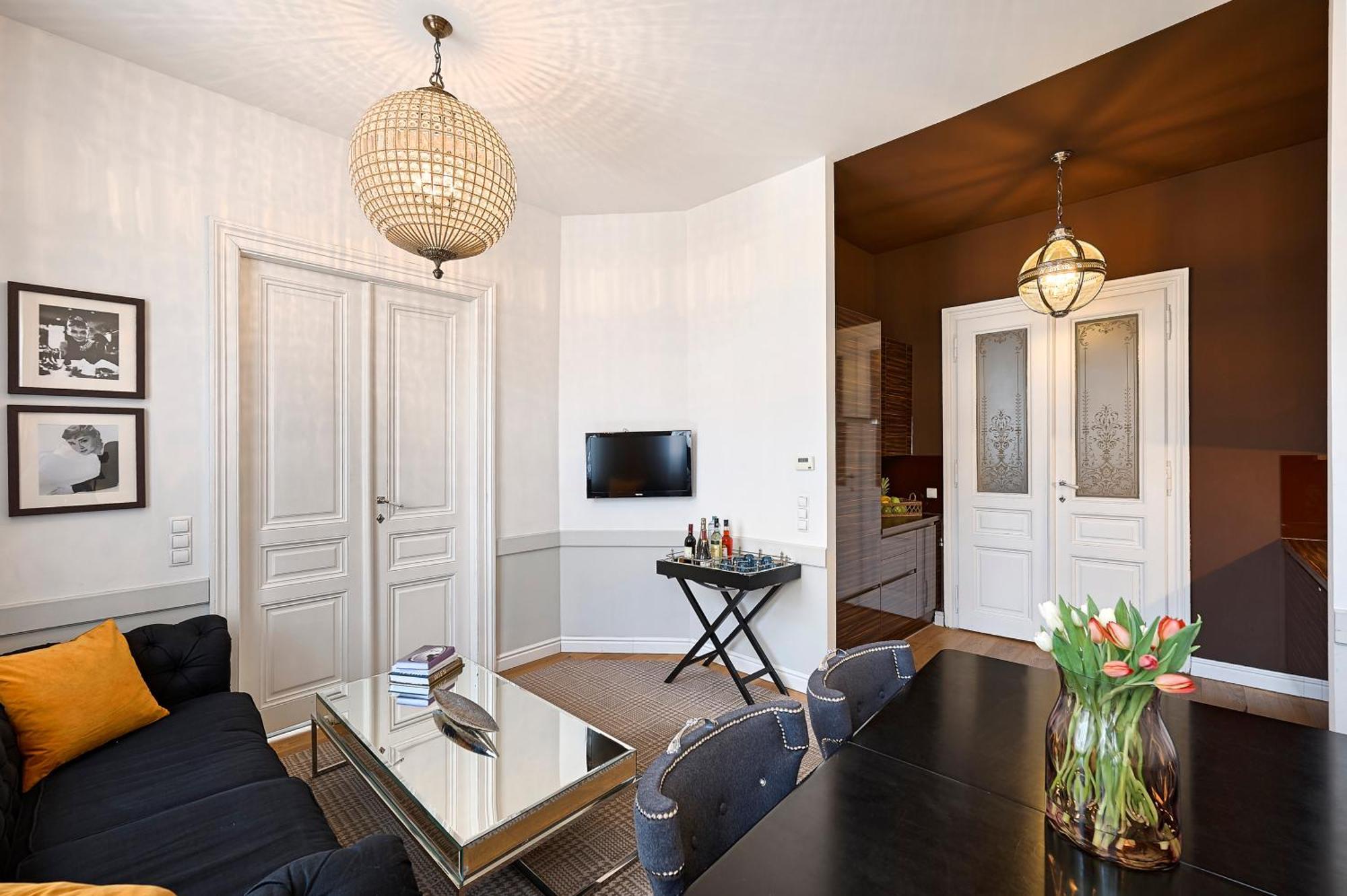 6 Apartament *