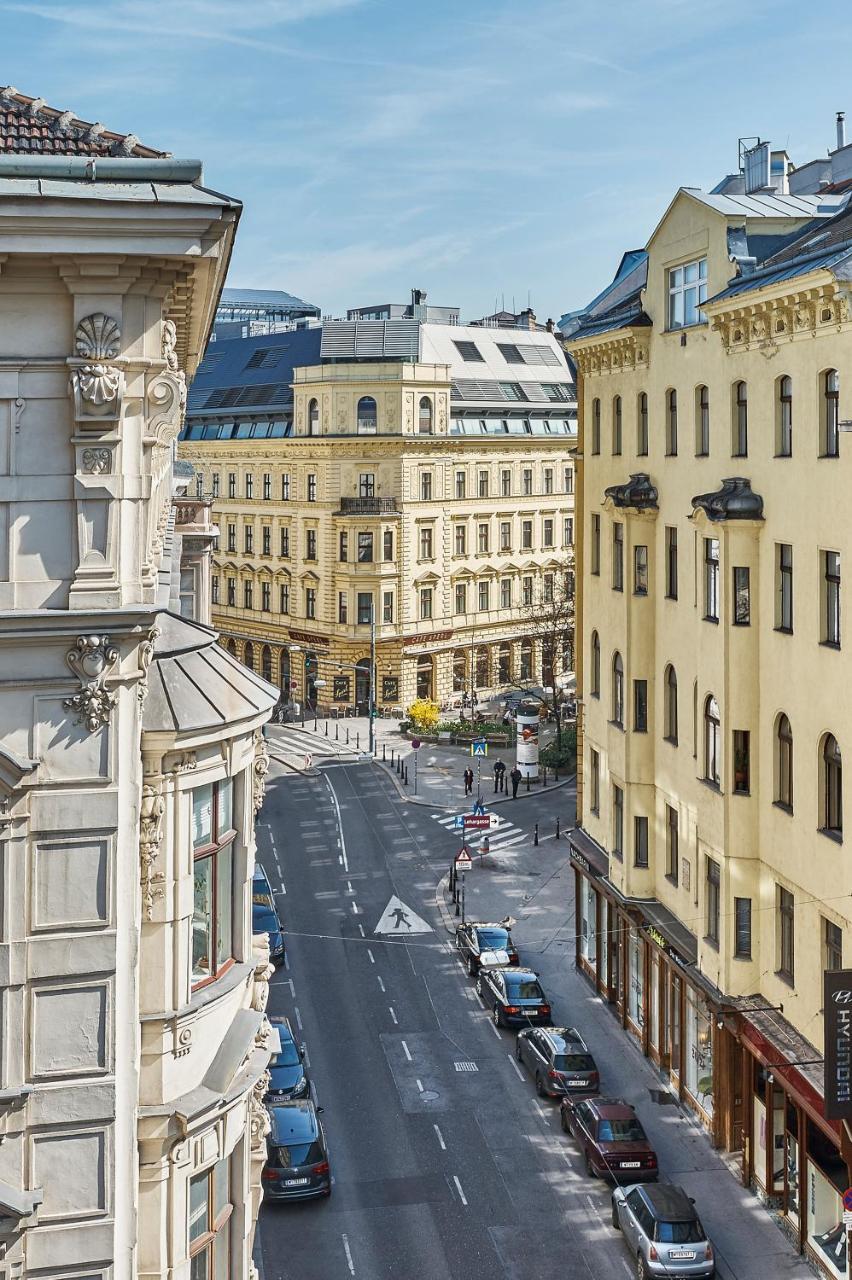 Apartament 6 *