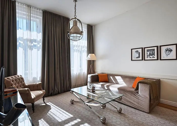 6 Rooms