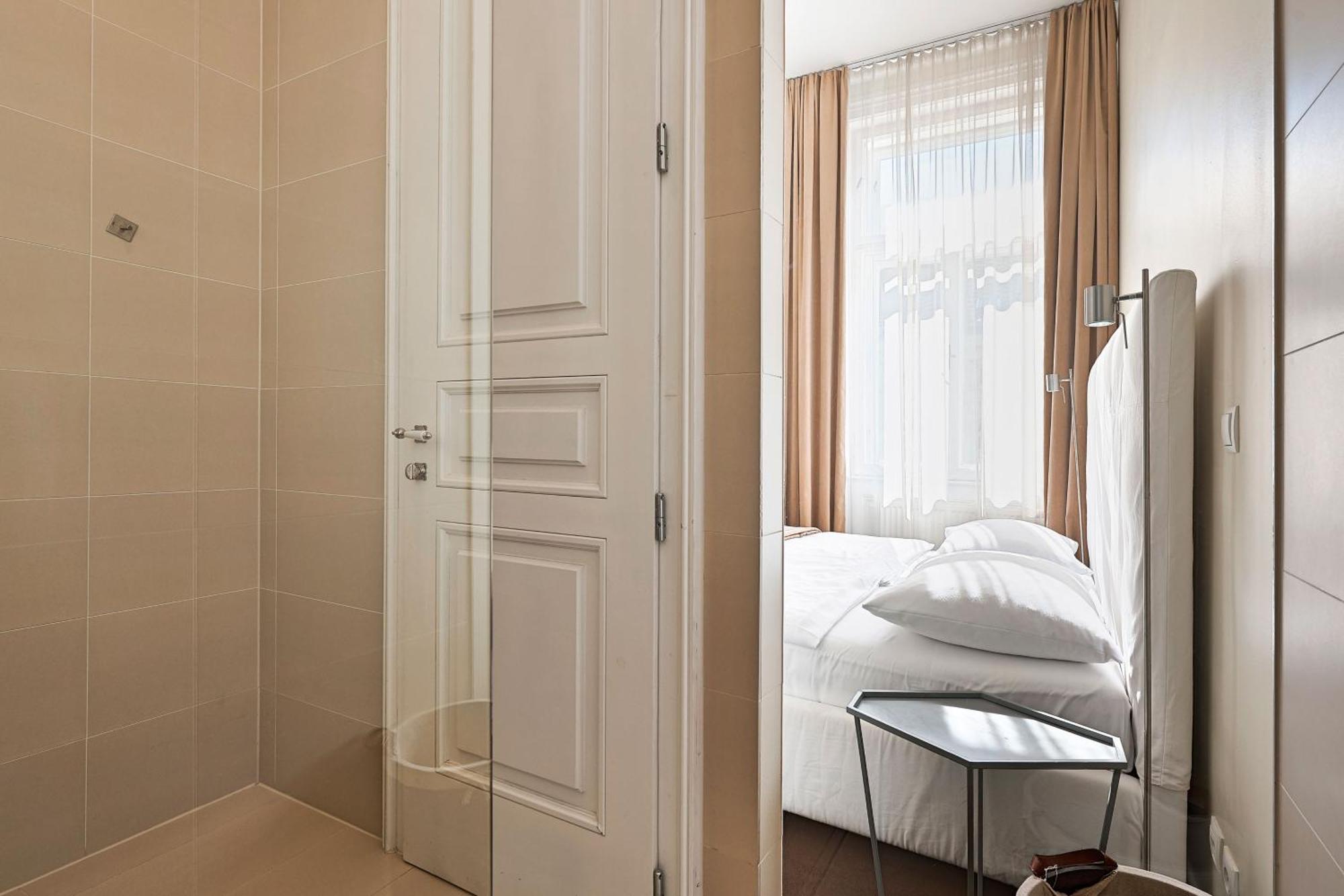 6 * Vienna